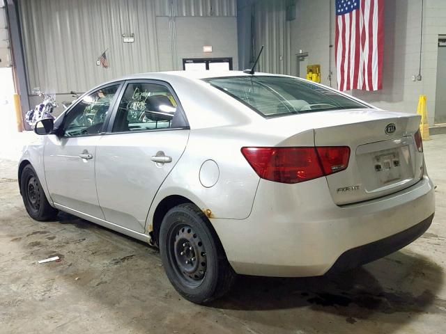 KNAFU4A20A5186727 - 2010 KIA FORTE EX SILVER photo 3