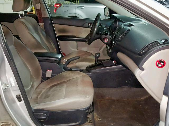 KNAFU4A20A5186727 - 2010 KIA FORTE EX SILVER photo 5