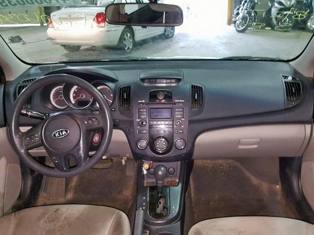 KNAFU4A20A5186727 - 2010 KIA FORTE EX SILVER photo 9