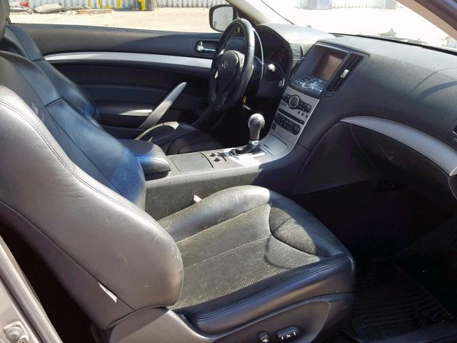 JNKCV64E79M605953 - 2009 INFINITI G37 BASE GRAY photo 5