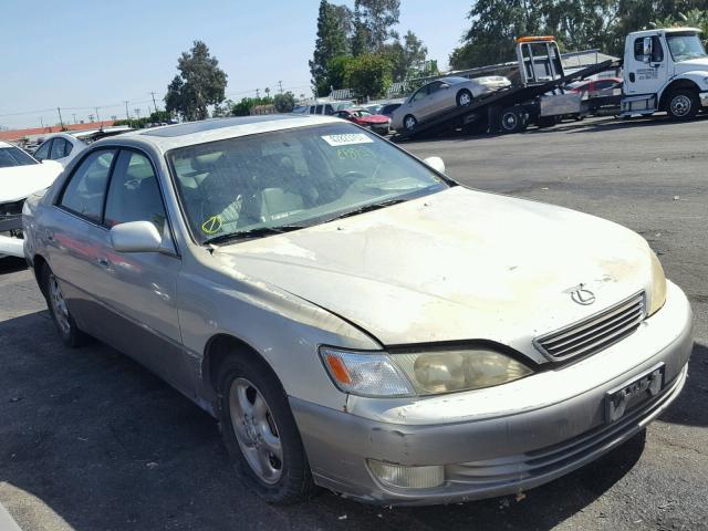 JT8BF28G2W0129434 - 1998 LEXUS ES 300 SILVER photo 1