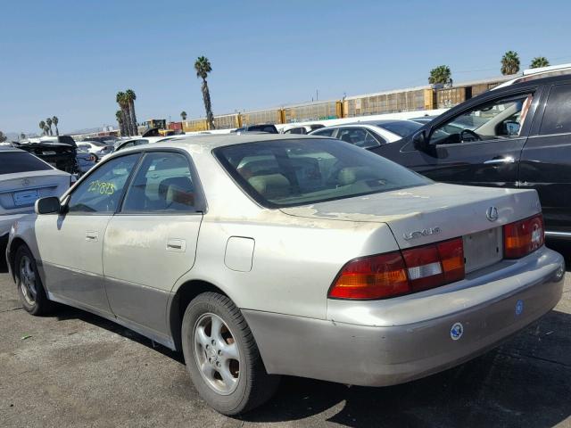 JT8BF28G2W0129434 - 1998 LEXUS ES 300 SILVER photo 3