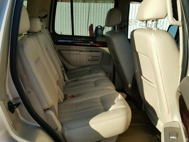 5LMEU68H04ZJ40342 - 2004 LINCOLN AVIATOR 棕色 照片 6