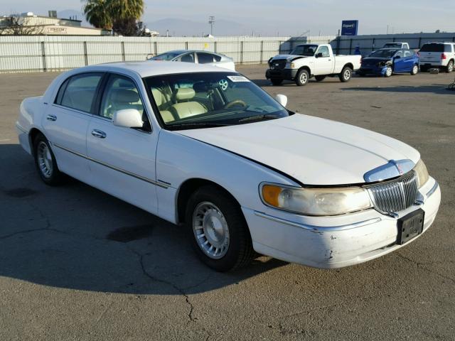 1LNFM81W5WY662193 - 1998 LINCOLN TOWN CAR E WHITE photo 1