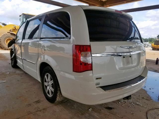 2C4RC1BG5DR519605 - 2013 CHRYSLER TOWN & COU WHITE photo 3