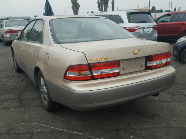 JT8BF28GX10315778 - 2001 LEXUS ES 300 GOLD photo 3