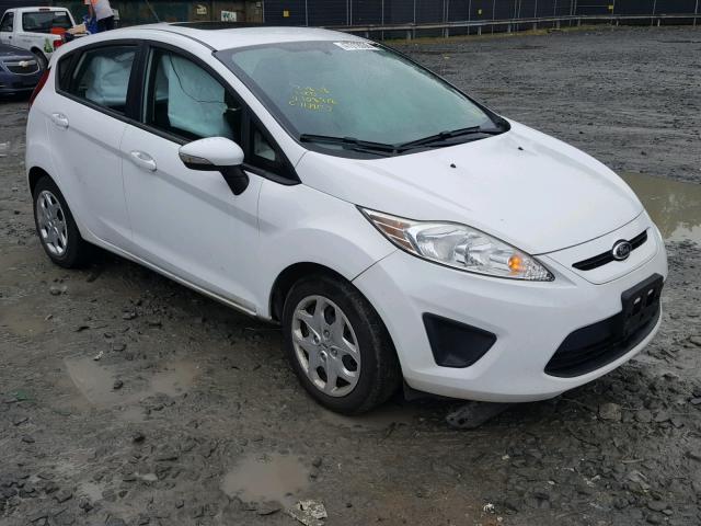 3FADP4EJ3DM108918 - 2013 FORD FIESTA SE WHITE photo 1