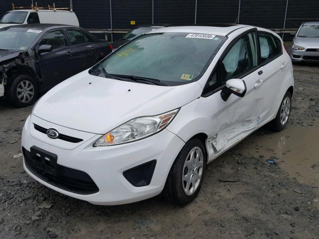 3FADP4EJ3DM108918 - 2013 FORD FIESTA SE WHITE photo 2