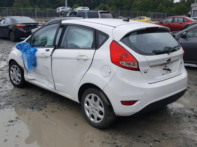 3FADP4EJ3DM108918 - 2013 FORD FIESTA SE WHITE photo 3