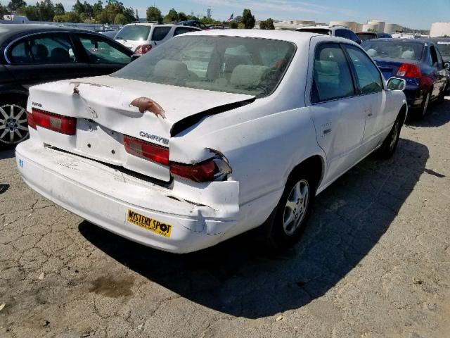 4T1BG22K7XU500234 - 1999 TOYOTA CAMRY CE WHITE photo 4