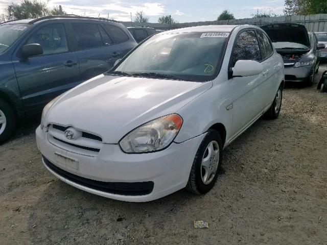 KMHCM36C58U061378 - 2008 HYUNDAI ACCENT GS WHITE photo 2