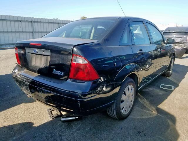 1FAFP34N37W119817 - 2007 FORD FOCUS ZX4 BLACK photo 4