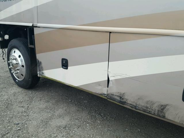 1F6NF53Y260A12178 - 2007 FLEETWOOD BOUNDER  BEIGE photo 9