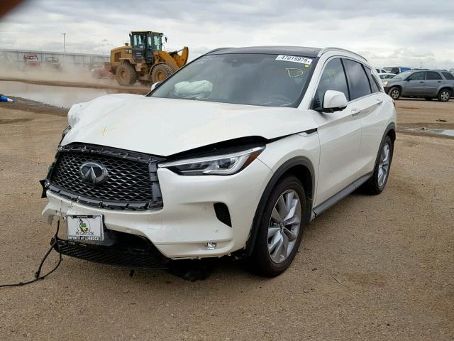 3PCAJ5M15KF141670 - 2019 INFINITI QX50 ESSEN WHITE photo 2