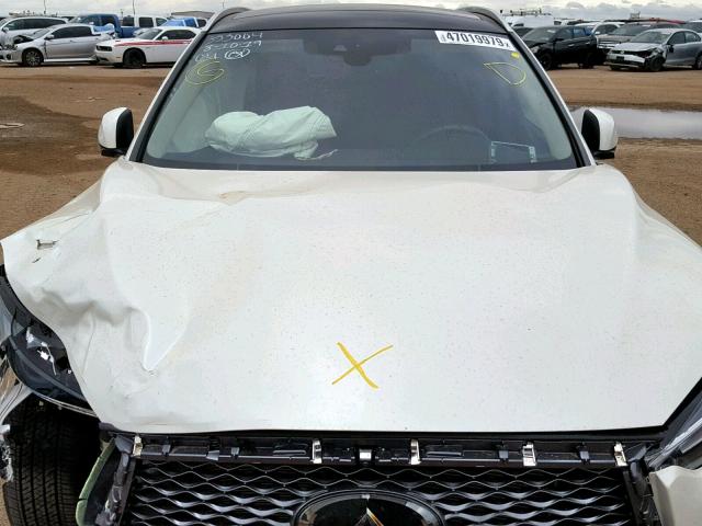 3PCAJ5M15KF141670 - 2019 INFINITI QX50 ESSEN WHITE photo 7