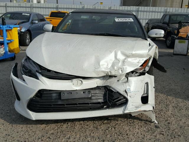 JTKJF5C72GJ018490 - 2016 TOYOTA SCION TC 白色 照片 9