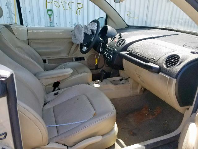 3VWPF31YX6M319119 - 2006 VOLKSWAGEN NEW BEETLE ბეჟი ფოტო 5