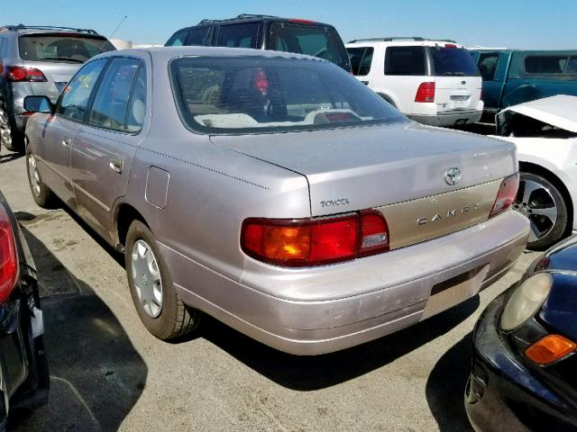 JT2BG12K1T0401806 - 1996 TOYOTA CAMRY DX BEIGE photo 3