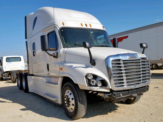 3AKJGLD54FSGK0364 - 2015 FREIGHTLINER CASCADIA 1 WHITE photo 1