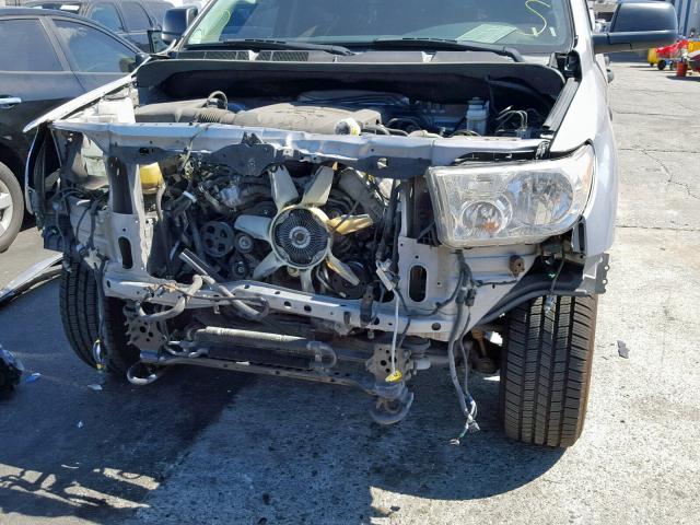 5TFDY5F17DX318136 - 2013 TOYOTA TUNDRA CRE SILVER photo 9