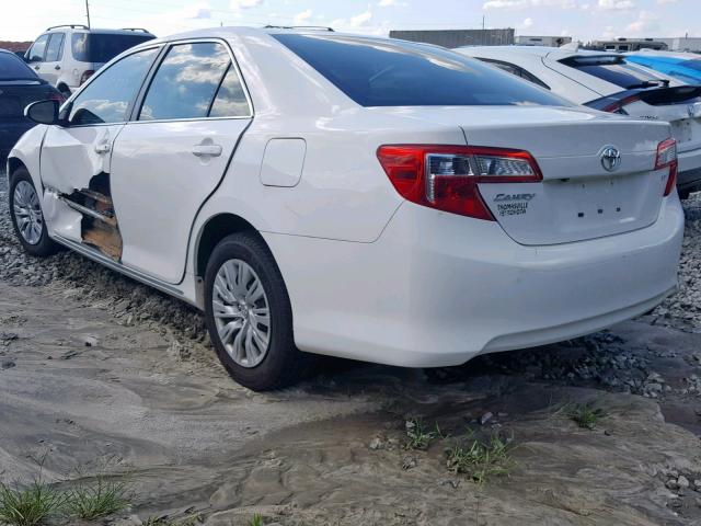 4T1BF1FK5EU844634 - 2014 TOYOTA CAMRY L WHITE photo 3