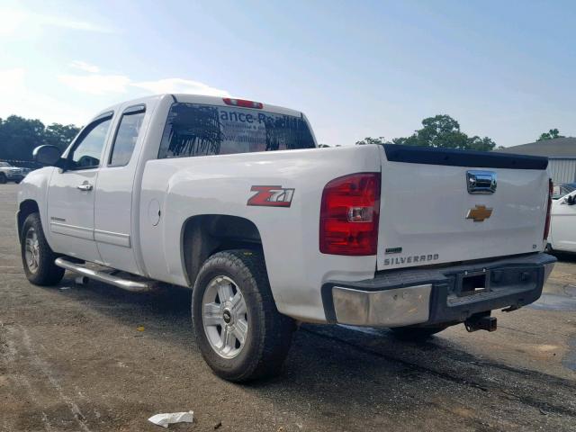 1GCRCSE07CZ296976 - 2012 CHEVROLET SILVERADO WHITE photo 3