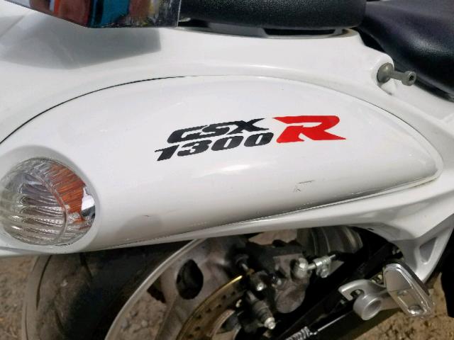 JS1GX72A592102138 - 2009 SUZUKI GSX1300 R WHITE photo 19