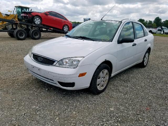 1FAHP34N57W323222 - 2007 FORD FOCUS ZX4 WHITE photo 2