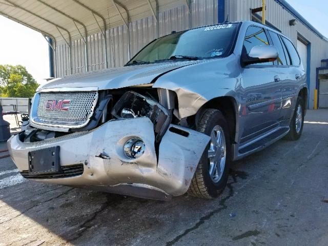 1GKES63M452370093 - 2005 GMC ENVOY DENA SILVER photo 2