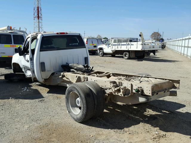 1GD312CL0BF101613 - 2011 GMC SIERRA C35 WHITE photo 3