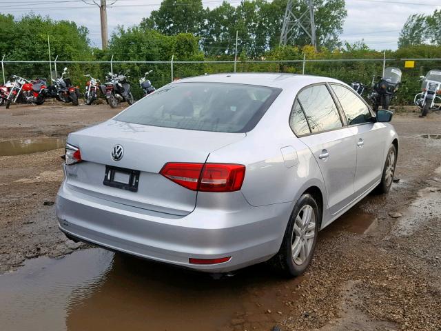 3VW2K7AJ8FM217396 - 2015 VOLKSWAGEN JETTA BASE SILVER photo 4