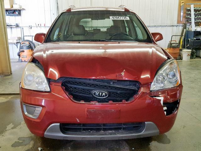 KNAFG526577072332 - 2007 KIA RONDO LX RED photo 9