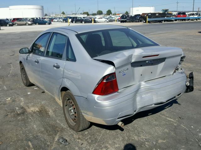 1FAFP34N17W339358 - 2007 FORD FOCUS ZX4 SILVER photo 3