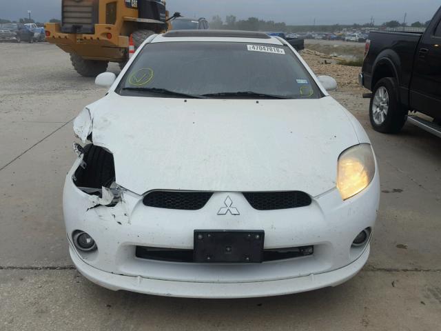 4A3AK64F38E013241 - 2008 MITSUBISHI ECLIPSE SE WHITE photo 9