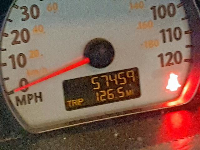 1G8AW12F74Z216594 - 2004 SATURN ION LEVEL RED photo 8