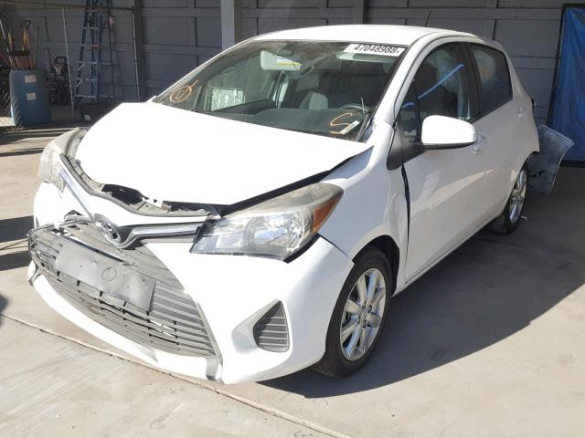 VNKKTUD38GA069557 - 2016 TOYOTA YARIS L WHITE photo 2