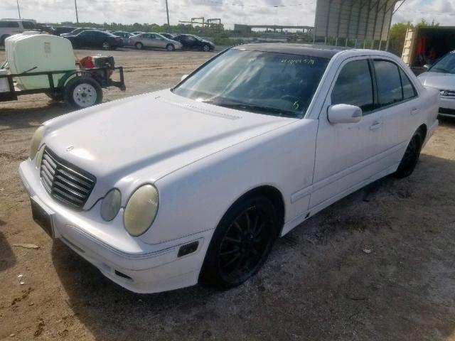 WDBJF65J31B223483 - 2001 MERCEDES-BENZ E 320 WHITE photo 2