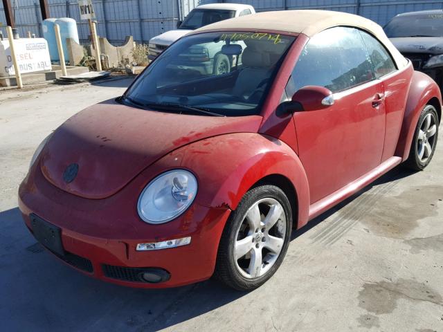 3VWSF31Y36M303130 - 2006 VOLKSWAGEN NEW BEETLE წითელი ფოტო 2