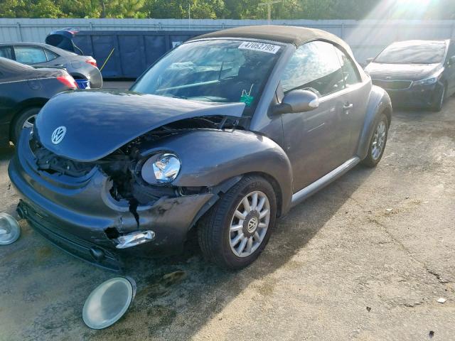 3VWCM31YX5M361826 - 2005 VOLKSWAGEN NEW BEETLE ნაცრისფერი ფოტო 2