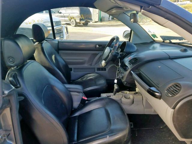 3VWCM31YX5M361826 - 2005 VOLKSWAGEN NEW BEETLE ნაცრისფერი ფოტო 5