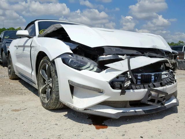 1FATP8UH9J5171878 - 2018 FORD MUSTANG WHITE photo 1