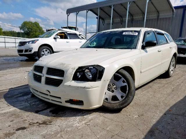 2D4FV48T45H566105 - 2005 DODGE MAGNUM SE WHITE photo 2