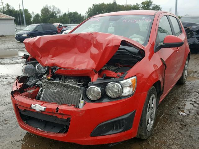 1G1JA6SH2E4228422 - 2014 CHEVROLET SONIC LS RED photo 2