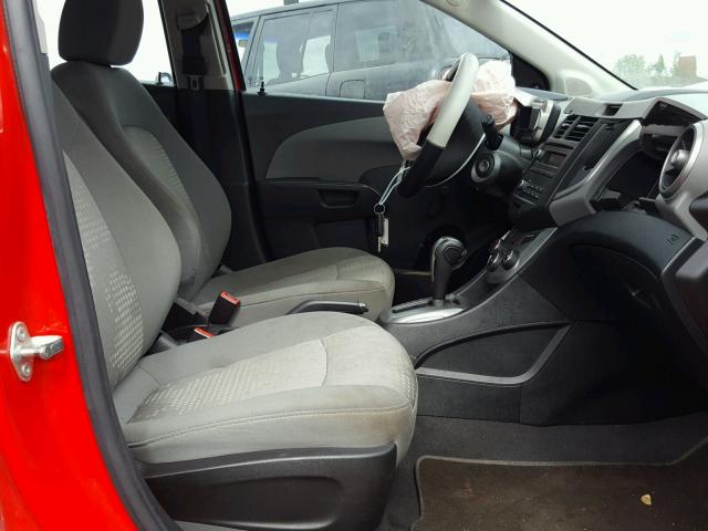 1G1JA6SH2E4228422 - 2014 CHEVROLET SONIC LS RED photo 5