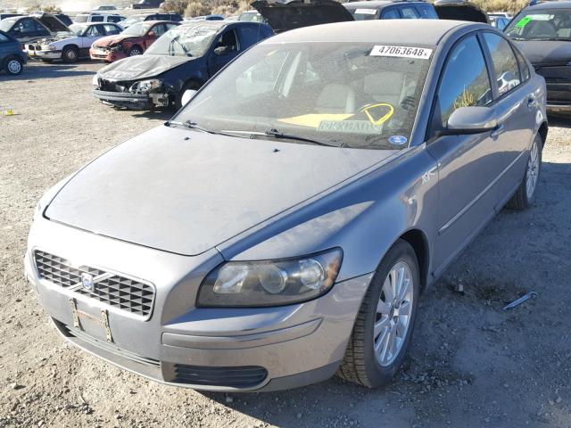 YV1MS382752060334 - 2005 VOLVO S40 2.4I GRAY photo 2