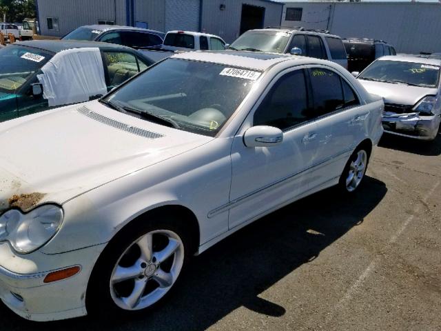 WDBRF54H36F793057 - 2006 MERCEDES-BENZ C 280 WHITE photo 2