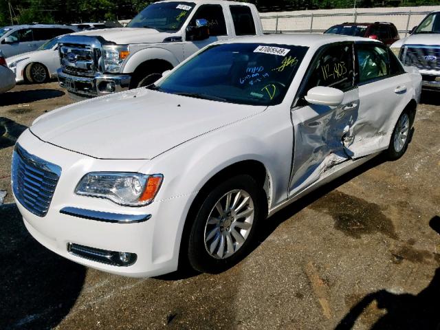 2C3CCAAG8EH307123 - 2014 CHRYSLER 300 WHITE photo 2