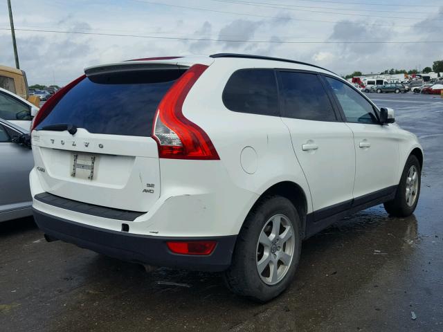 YV4982DZ8A2080137 - 2010 VOLVO XC60 3.2 WHITE photo 4