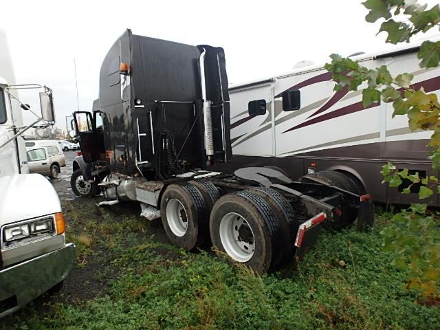 1FUJF6AV75DN69632 - 2005 FREIGHTLINER CONVENTION BLACK photo 3