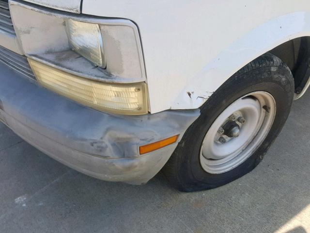 1GCDM19W2YB166877 - 2000 CHEVROLET ASTRO WHITE photo 9